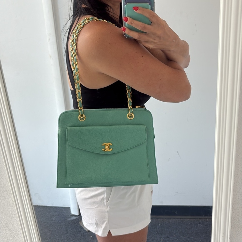 Chanel Vintage Emerald Green Gold Chain Shoulder Bag with CC Logo - Picture 10 of 10